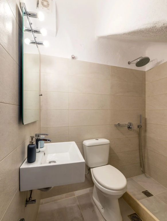 Economy Double Basement room (full double bed)