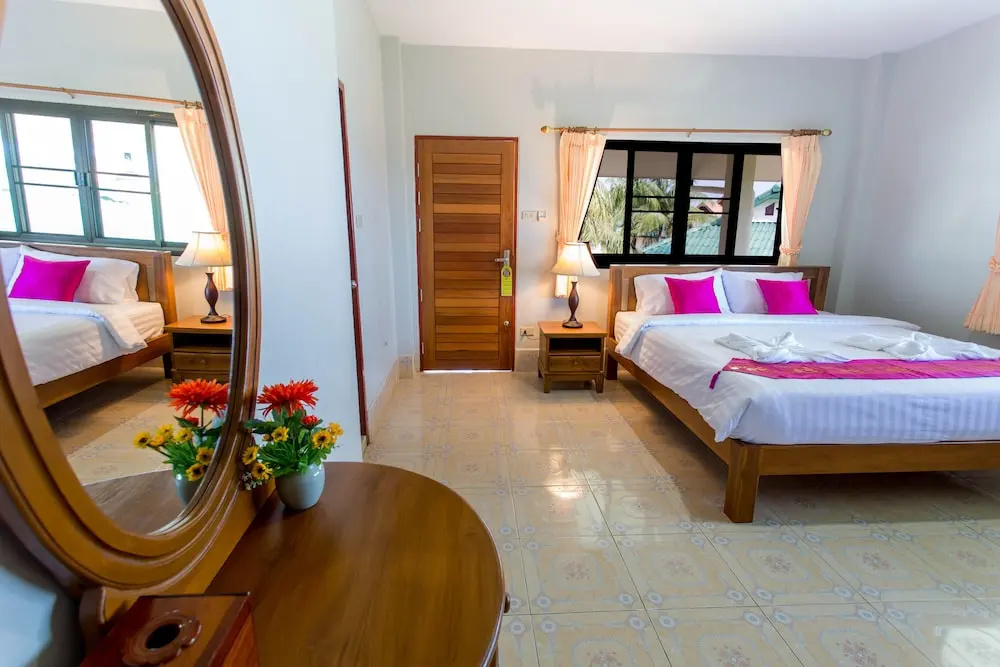 Standard Double room with balcony (full double bed)