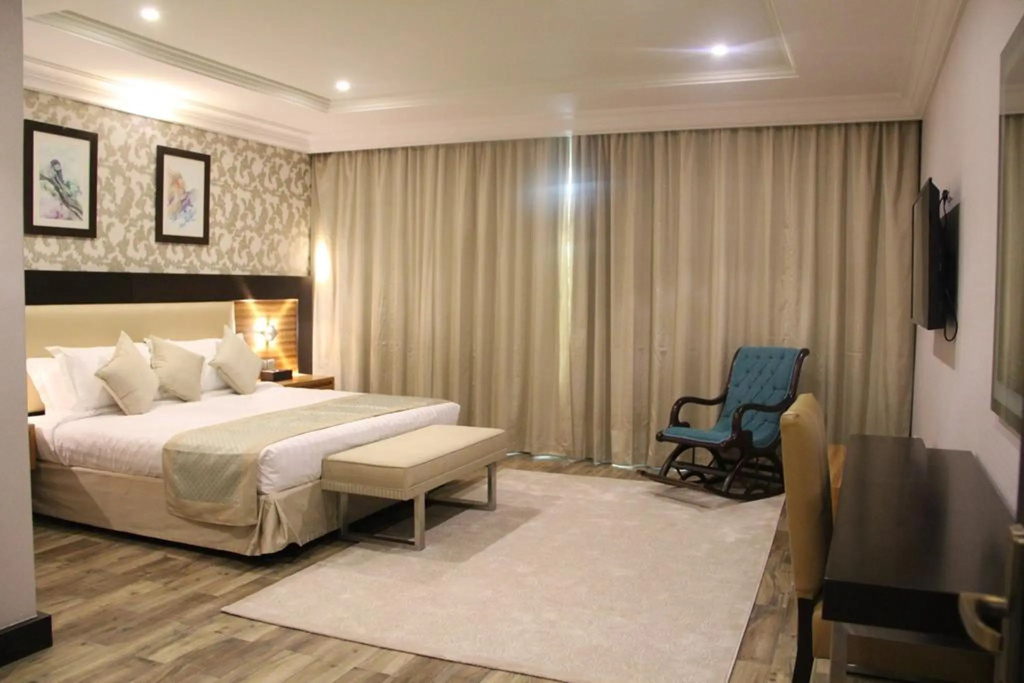 2 Bedrooms Quadruple Apartment