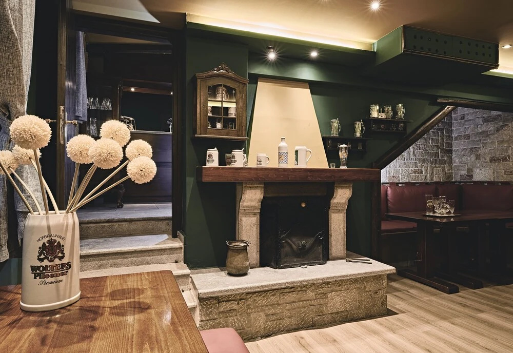 Lobby & Reception