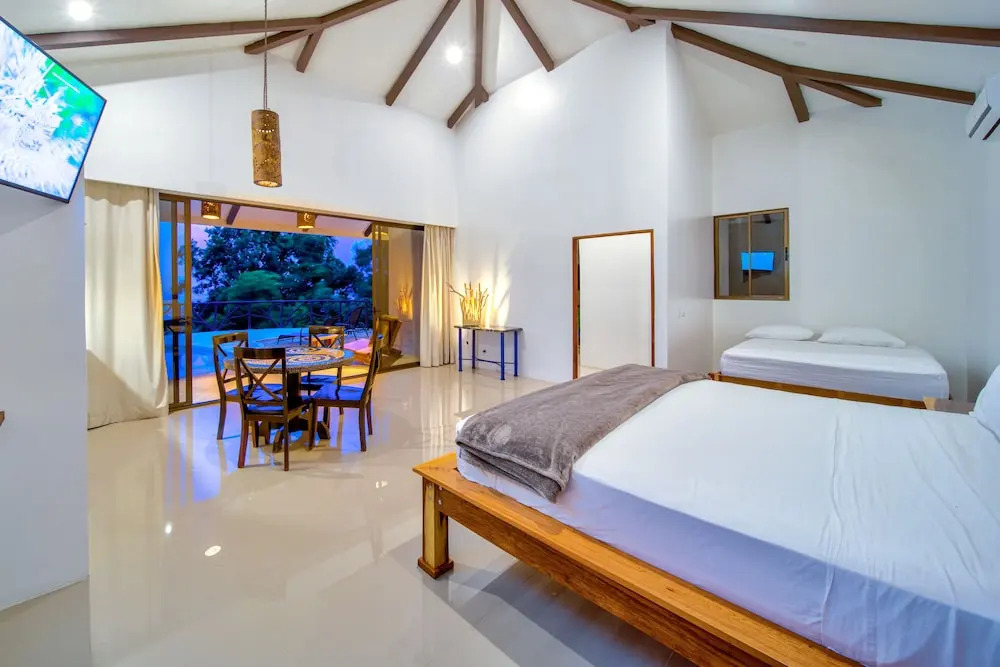 Akua Ocean View Suites - фото 5