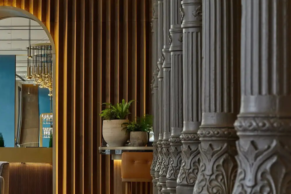 Lobby & Reception