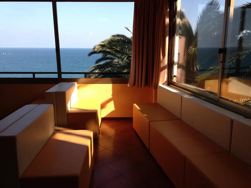 Balcony & Terrace
