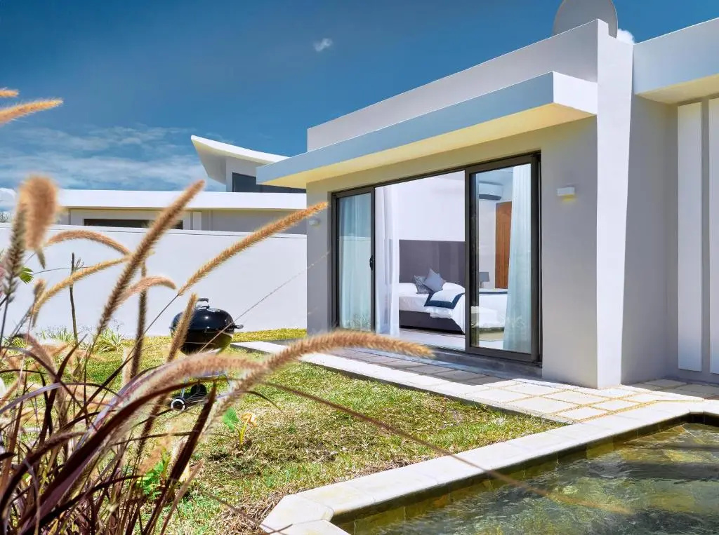 Corail Bleu Private Pool & Garden Villas with LOV