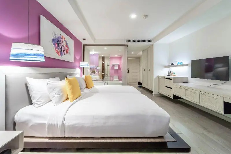 Двухместный номер Deluxe с балконом двуспальная кровать в Springfield at Sea Resort & Spa