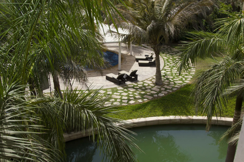 Shangri-La Hotel Apartments Qaryat Al Beri - фото 10