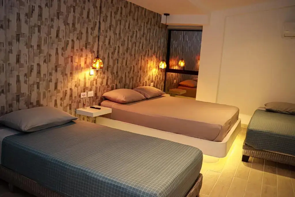 Standard Triple room
