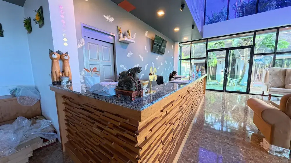 Отель Baan Phu Chalong Place в Чалонге