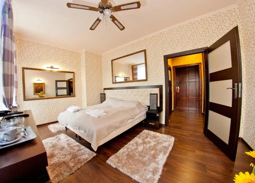 Comfort room