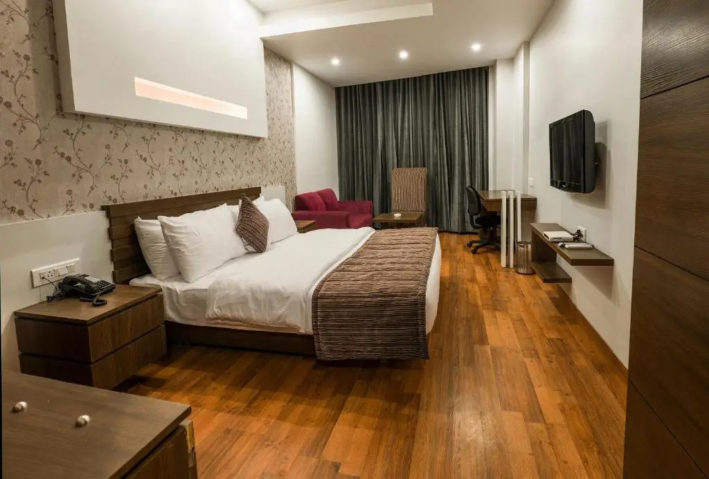 Executive Double room (full double bed)