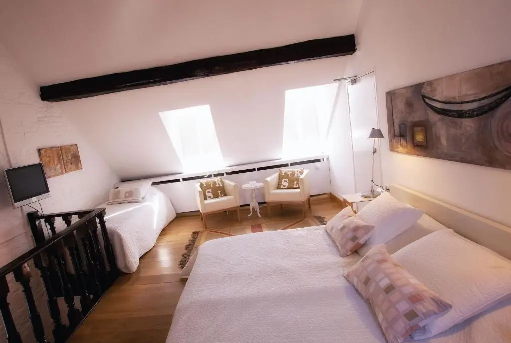 Hotel Dis - Chambres