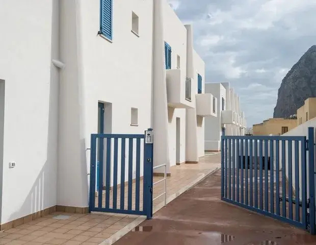 Balcony & Terrace