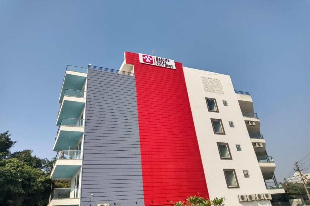 Inde Hotel Golf Course Extension