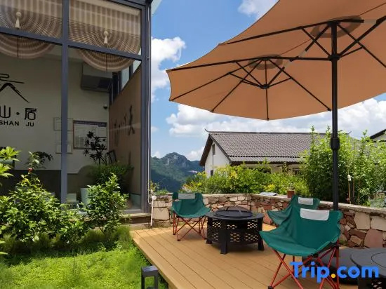CLOUDSCAPE Homestay（A bar on rooftop view of Avatar Mountain scenery——5 mins walk to park gate）