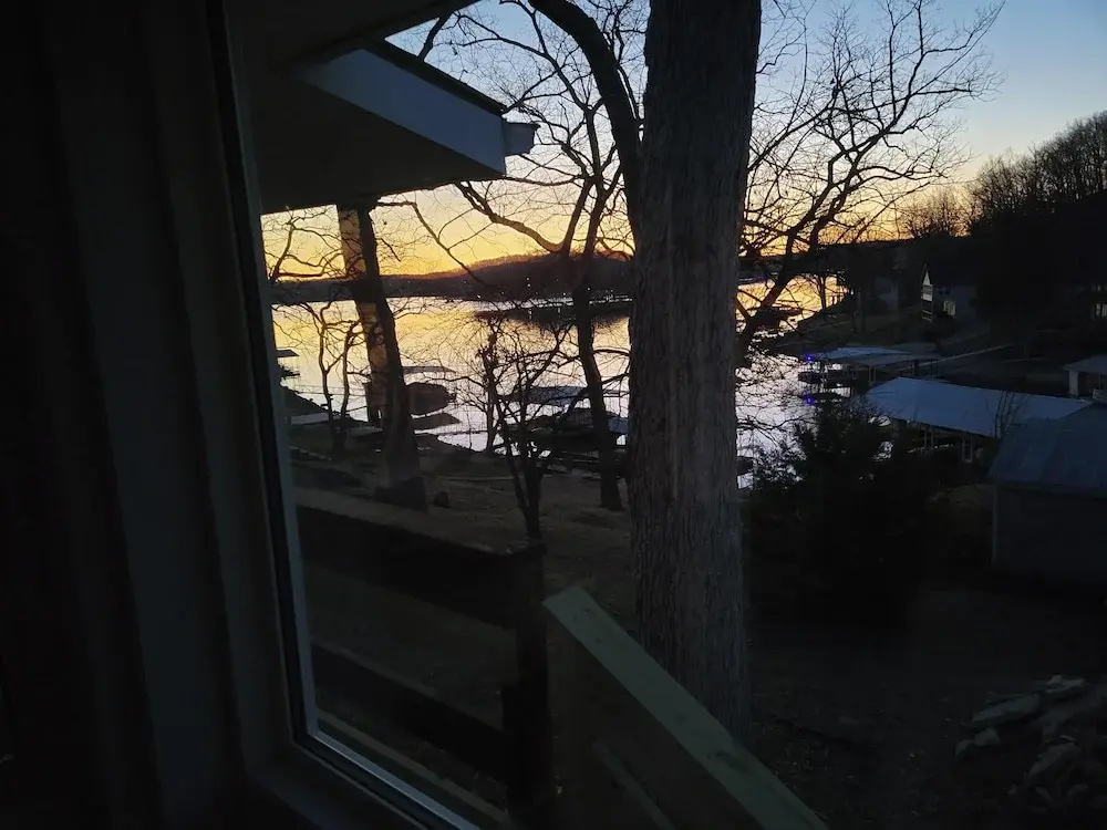 Lakefront Escape, Sunrise Views, Boat Slip & Community Dock Access