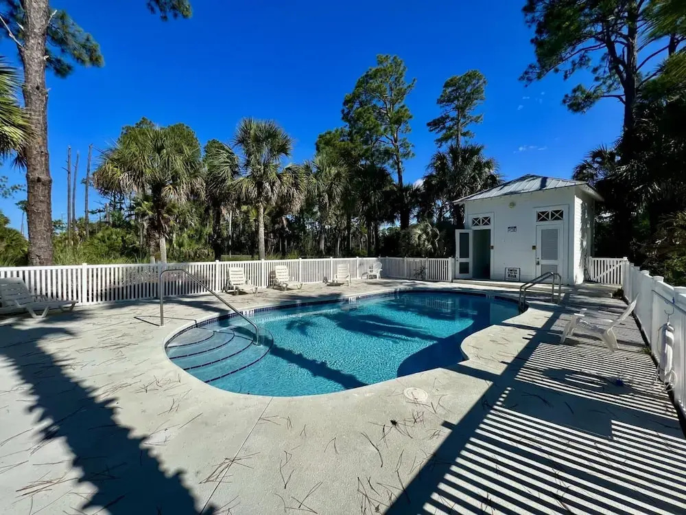 Beach House - Cottage at Indian Summer