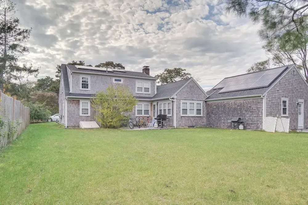 1 Mi to Beach: Convenient Cape Cod Getaway