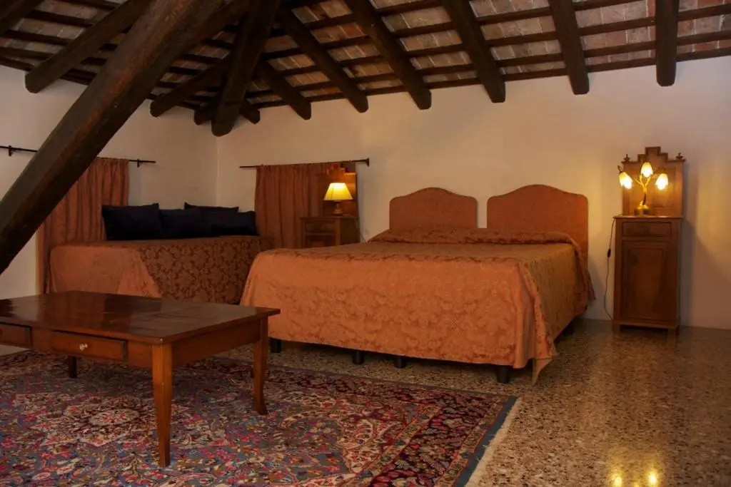 Standard Triple room