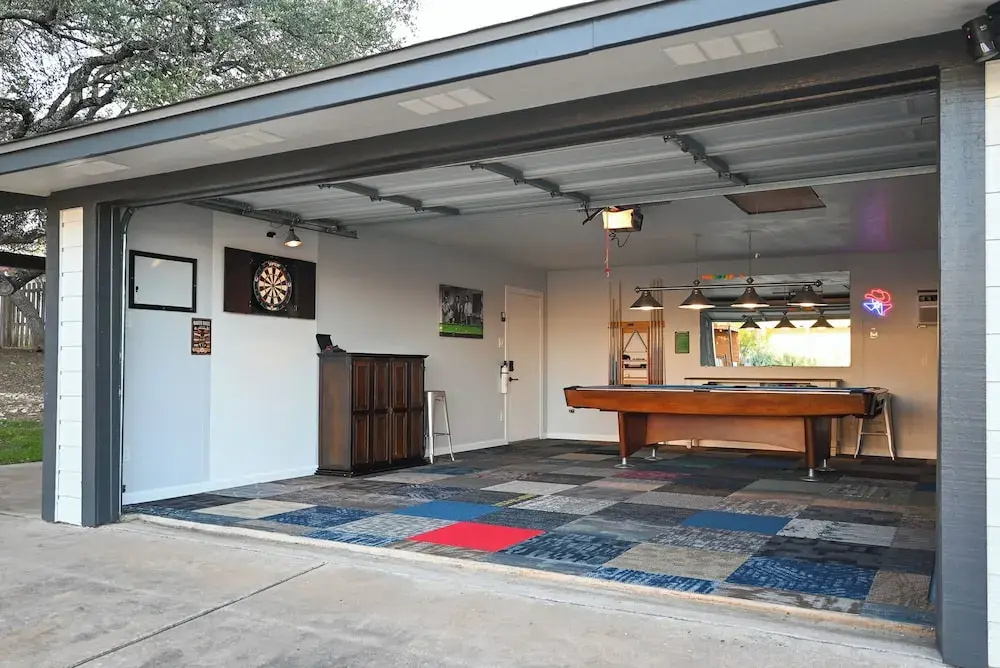 Lago Vista Home w/ Private Dock & Sport Court!
