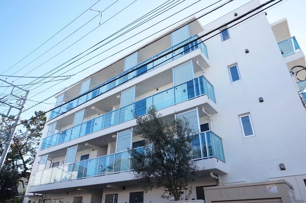 Kugenuma Inn & Suites