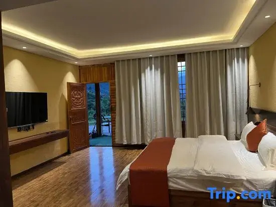 Standard Double room with mountain view (full double bed)
