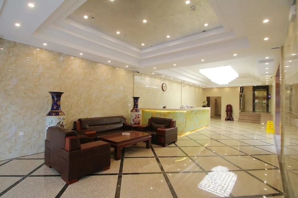 Qingzhu Xinrenren Hotel (Shanghai Pengpu Xincun Subway Station)