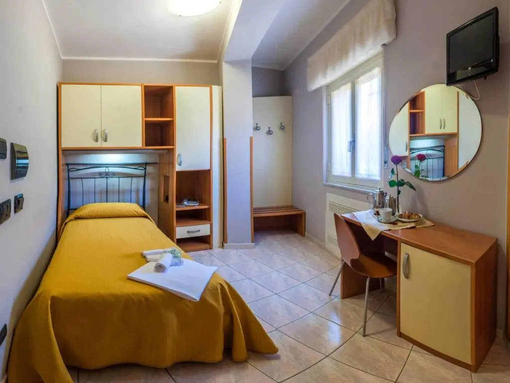 Economy room