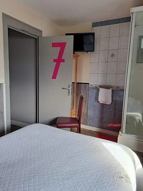 Economy room