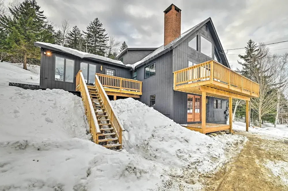 Vermont Ski Chalet ~ 5 Mi to Magic Mountain