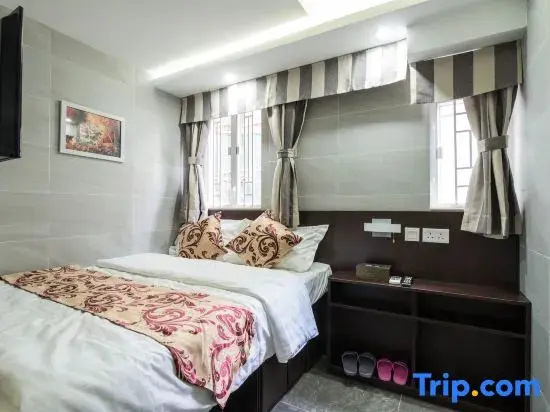 Deluxe Double room (full double bed)