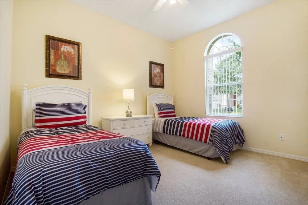 Beautiful 4 bed Pool Property With no Rear Neighbours and Conservation View and own spa - 390
