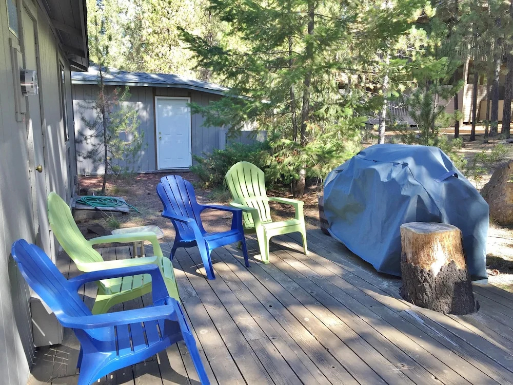 3 Killdeer Lane Pet Friendly Home 3 Minutes Walk from SHARC by RedAwning