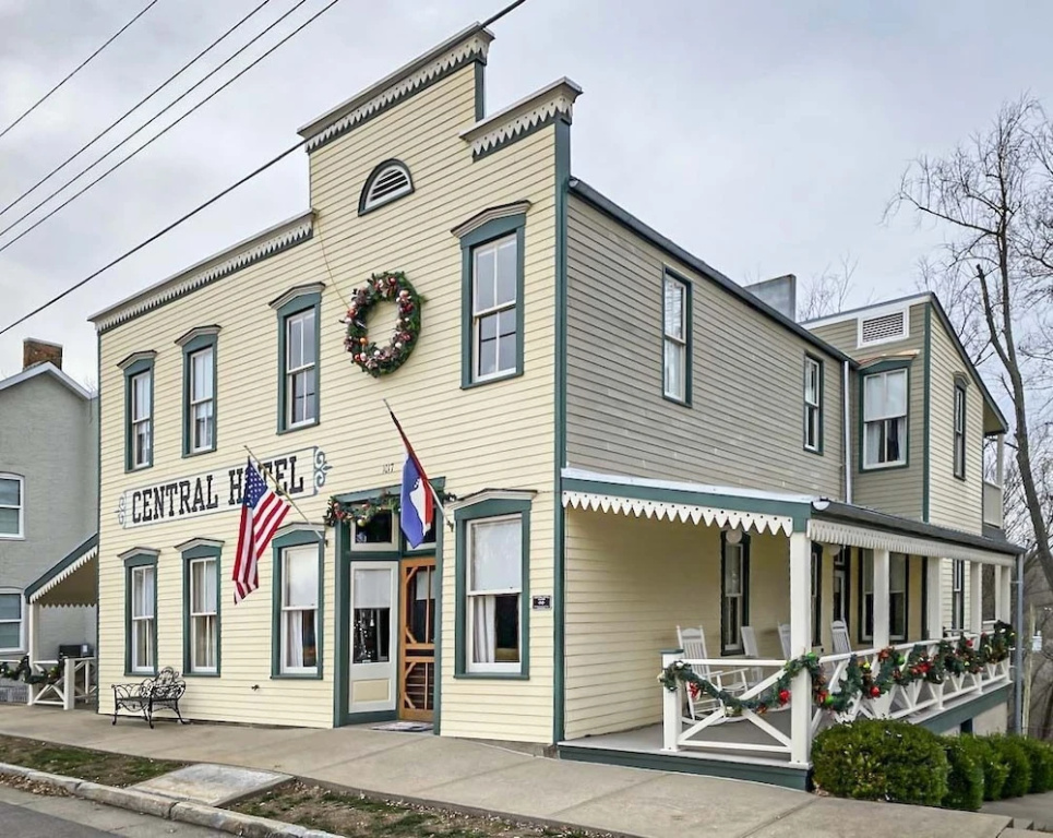 Central Hotel