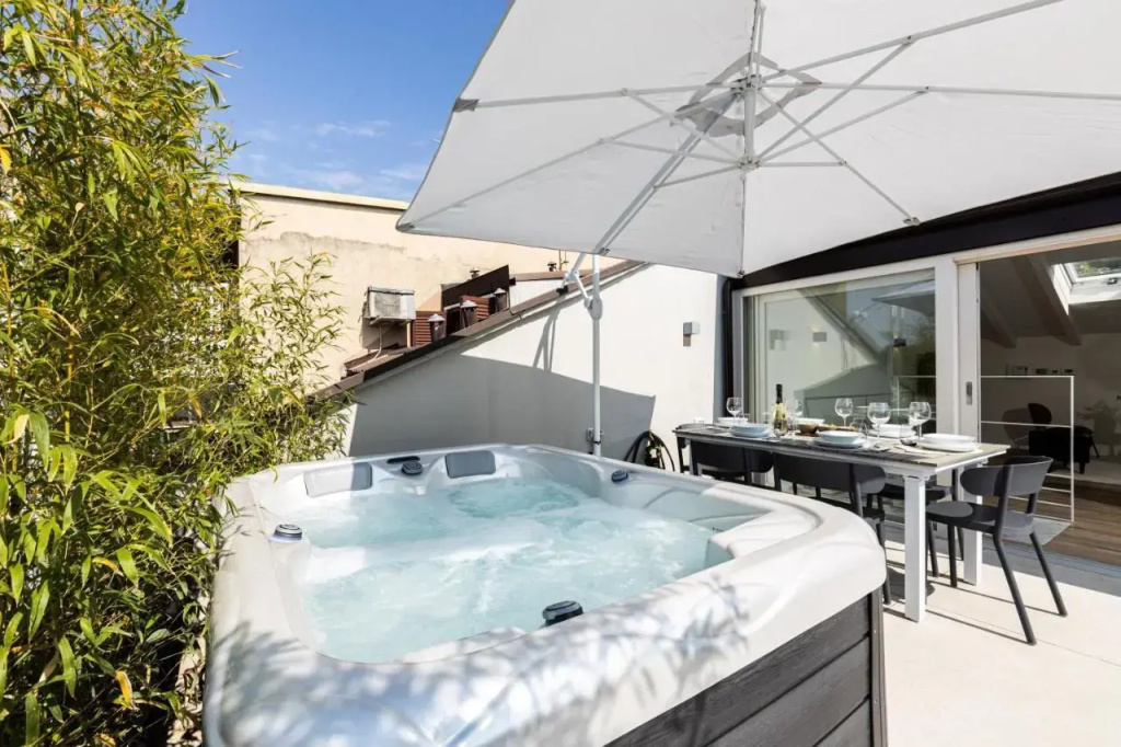 *Villa Olivo*With Private Terrace & Jacuzzi + 3bedrooms