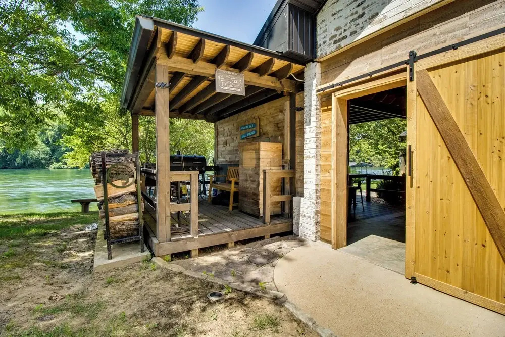 Cotter Home w/ Direct Access to White River!