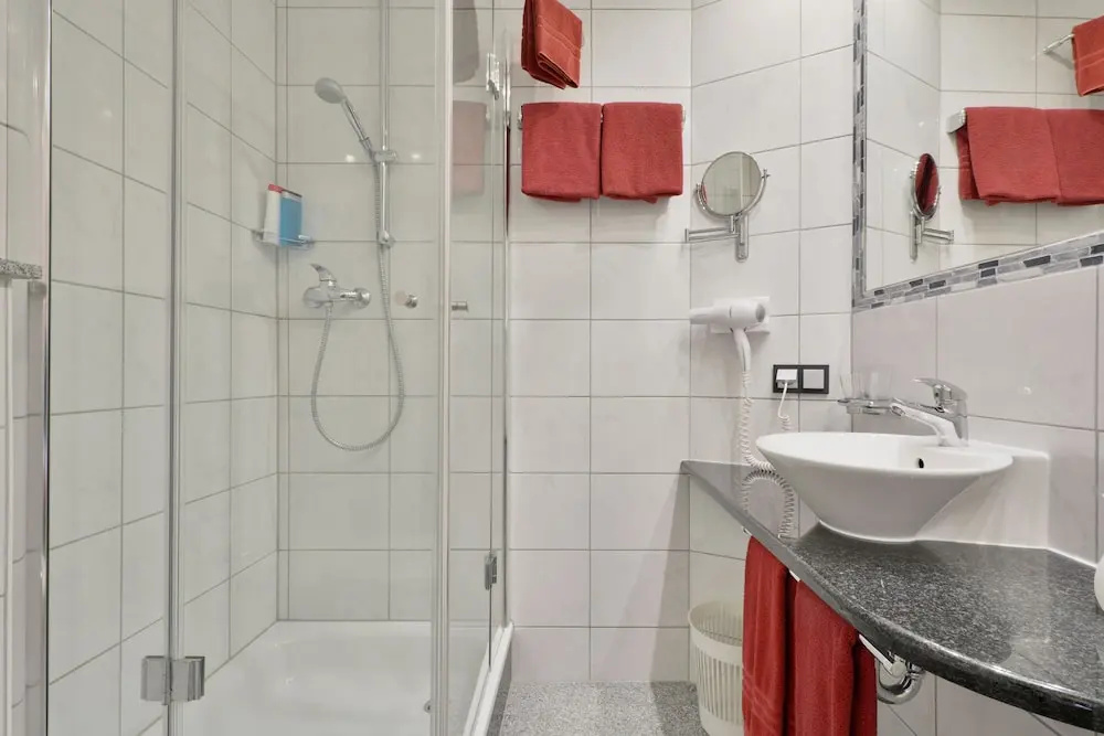 Classic Double room (full double bed)