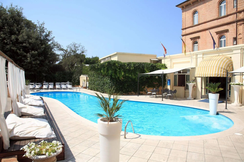 Hotel photo 16