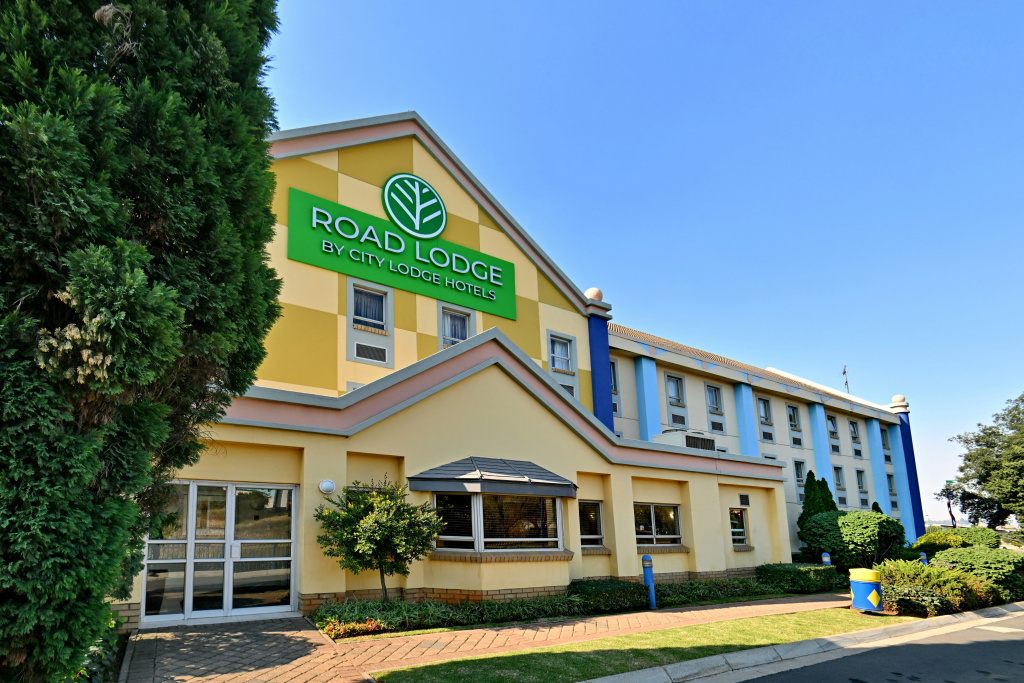Road Lodge Carnival City