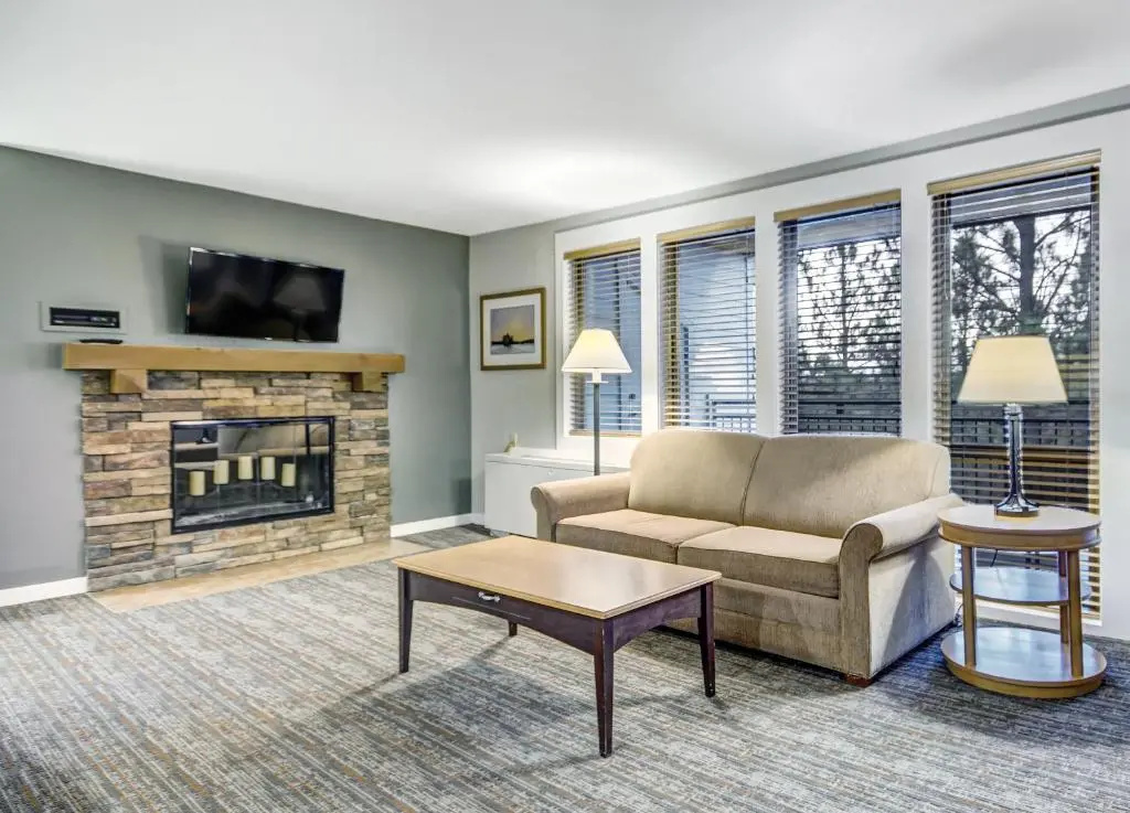1 Bedroom Suite