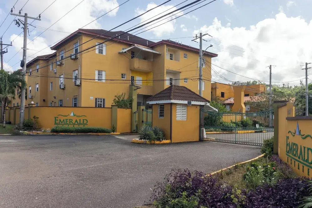 3rd Floor Condo Tower Isle 24hr Security