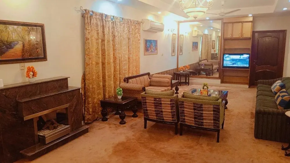 Rehman Gardens - 3BR Apartment