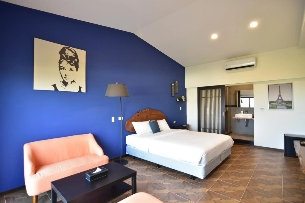 Standard Double room with balcony (full double bed)