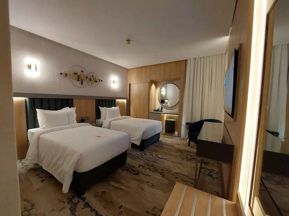 Standard Double room with city view (twin beds)