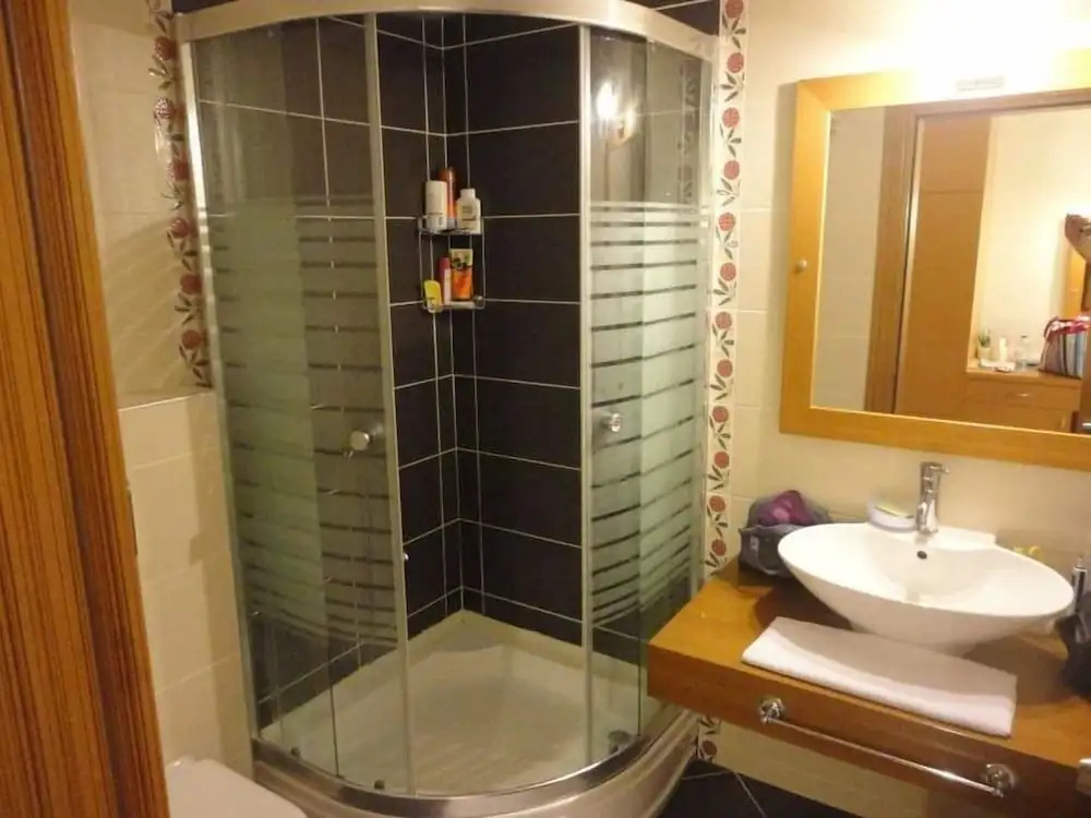 Deluxe Double room (full double bed)
