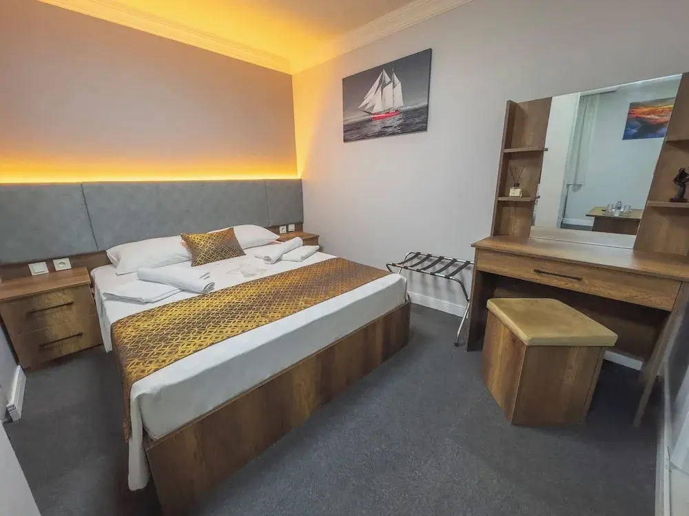 Deluxe Suite