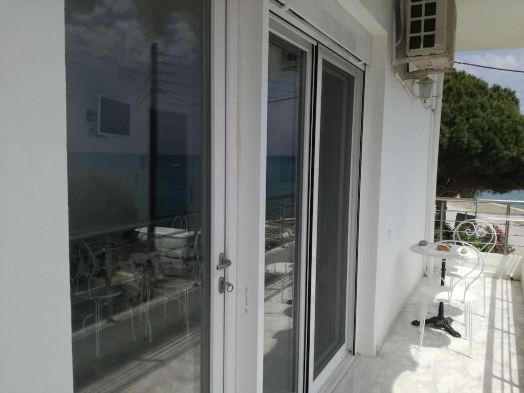 Seafront Apartment — 3