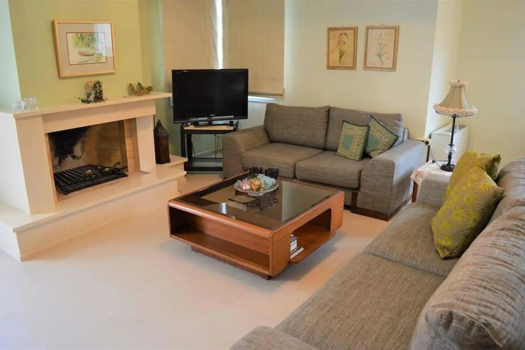 2 Bedrooms Cottage