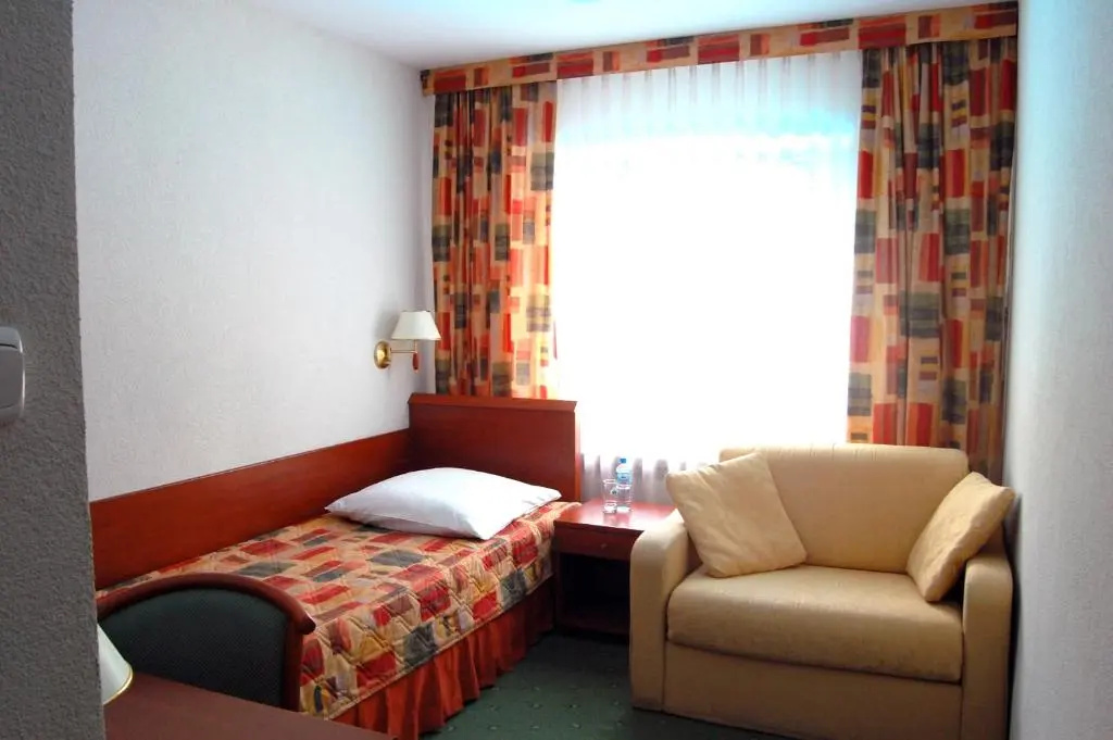 Hotel Zajazd Piastowski - Chambres