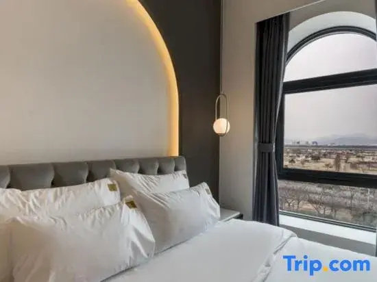 Standard Double Family room with river view (twin beds)