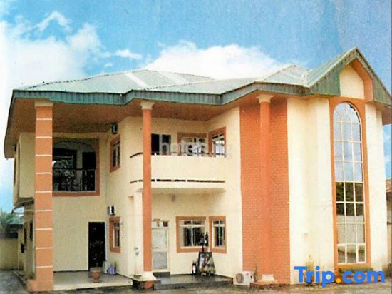 Franphinas Suites And Hotel